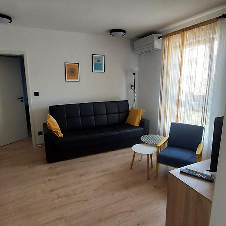 Cute Apartment Marla Art Close To Center Pula Exterior photo