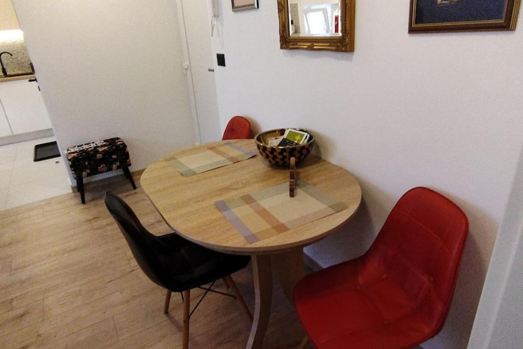 Cute Apartment Marla Art Close To Center Pula Exterior photo