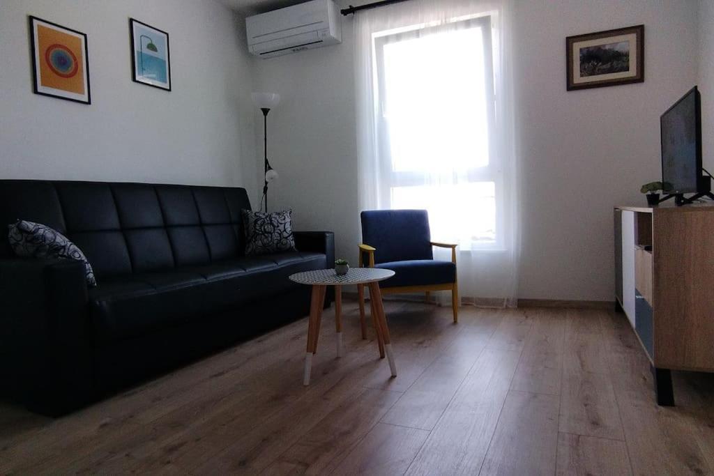 Cute Apartment Marla Art Close To Center Pula Exterior photo