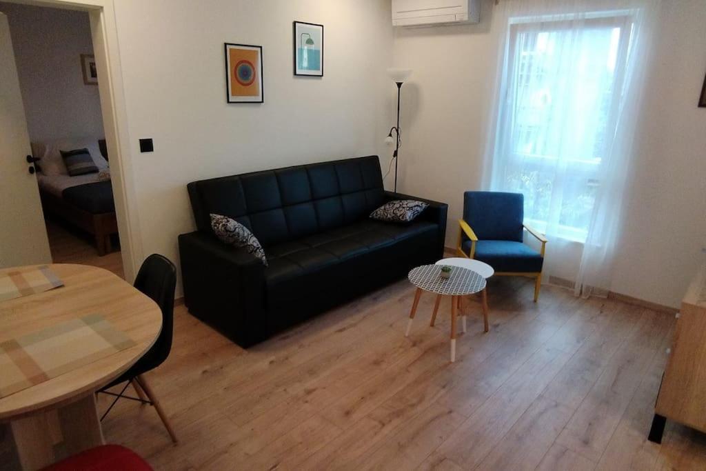 Cute Apartment Marla Art Close To Center Pula Exterior photo