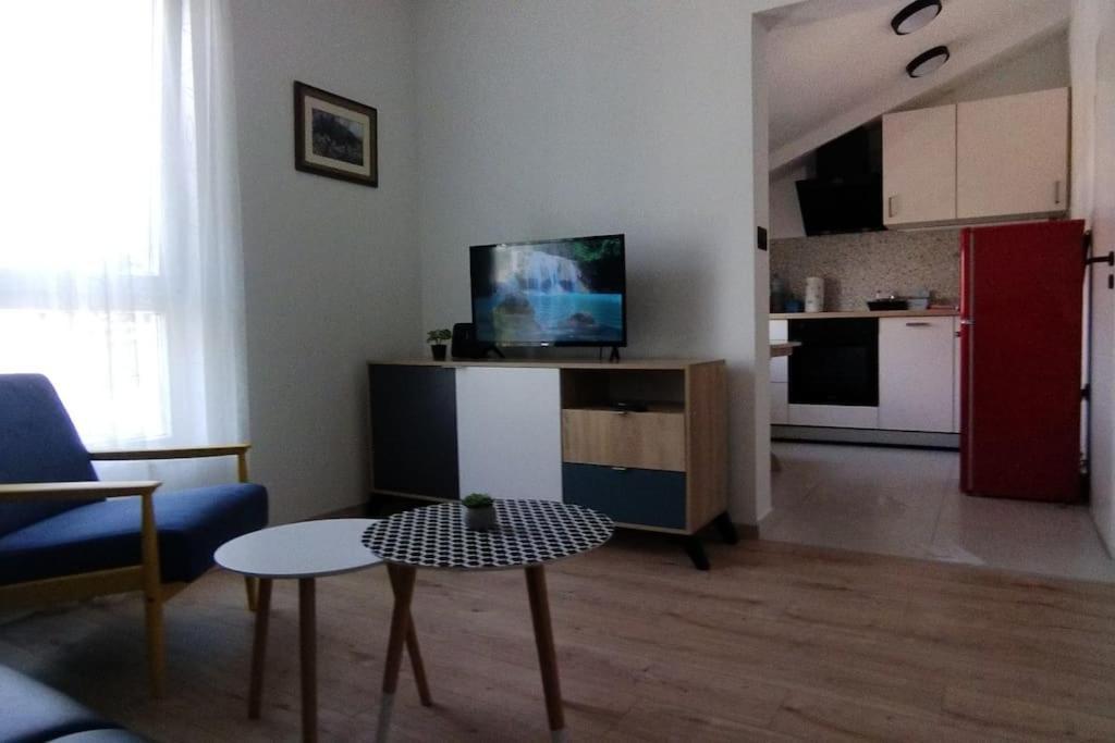 Cute Apartment Marla Art Close To Center Pula Exterior photo